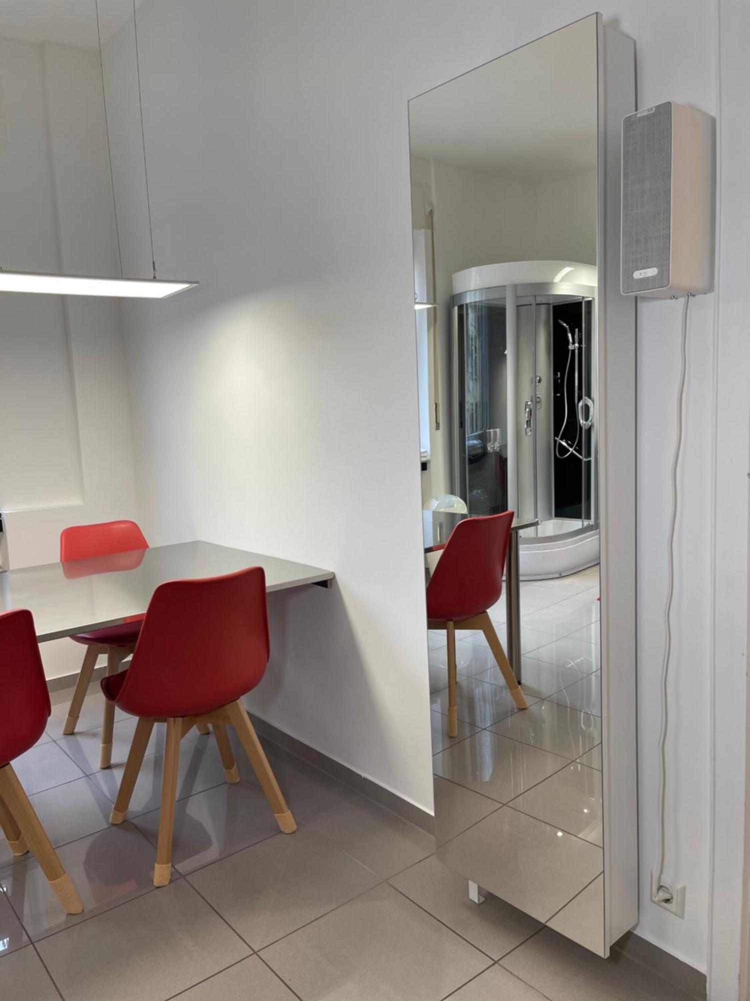 Apartment11 *