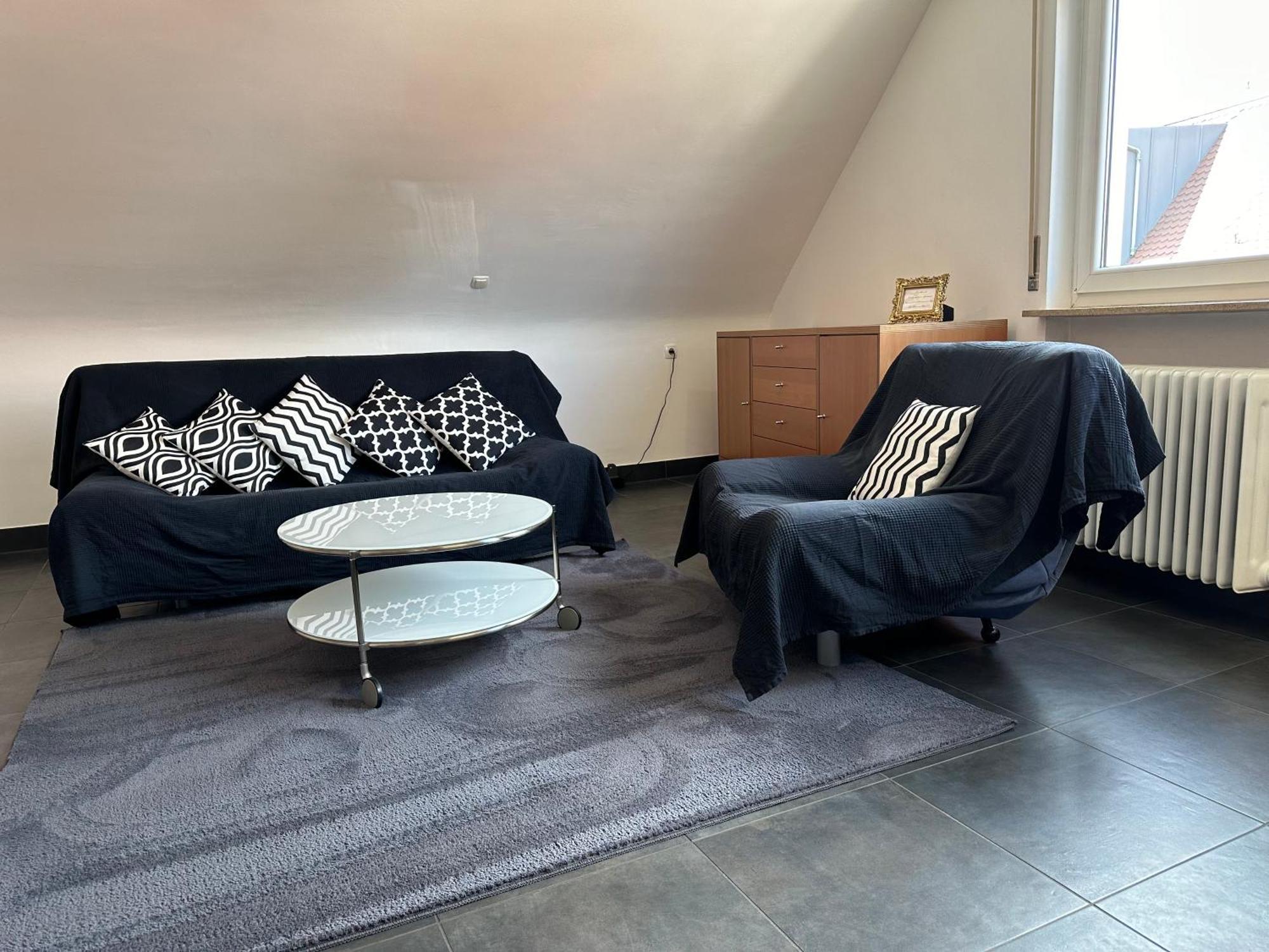 Apartment11 *